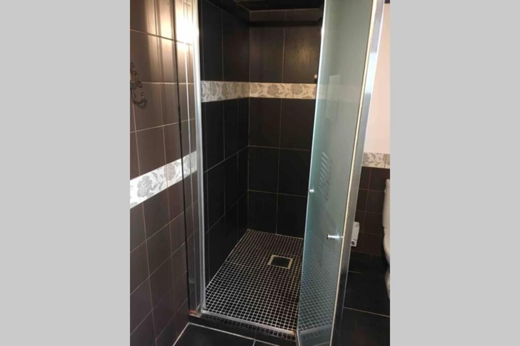 Bel Appartement En Rez De Jardin, 10Min Centre Et 300M Quais De Seine Wifi 鲁昂 外观 照片
